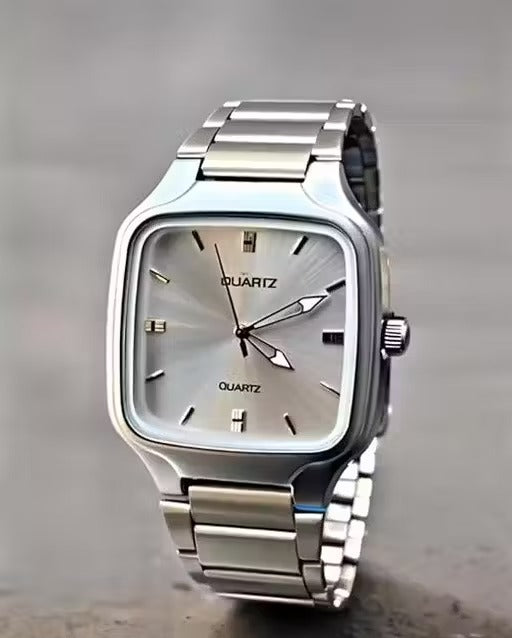 Stylish analog watch for men