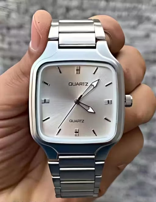 Stylish analog watch for men