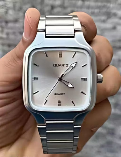 Stylish analog watch for men